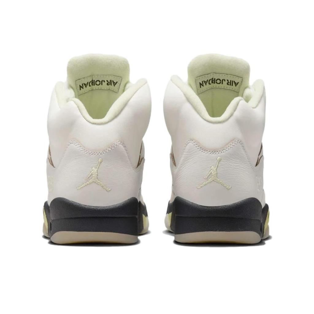 נעלי סניקרס לנשים Air Jordan 5 Retro Luminous Green, צבע קרם-מפרש אנתרציט IM7592-130