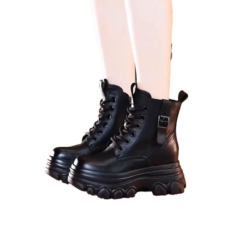Retro British style platform Martin boots women's 2025 winter new small man height and thinness versatile locomotive short boots