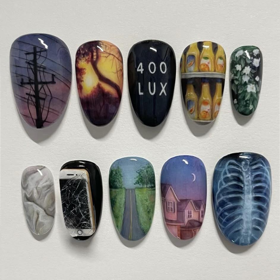 

24 шт. Темно-миндальные накладные ногти полного покрытия с ретро-паттерном «Шоссе в сумерках», французские накладные ногти, европейские милые крутые носибельные накладные ногти