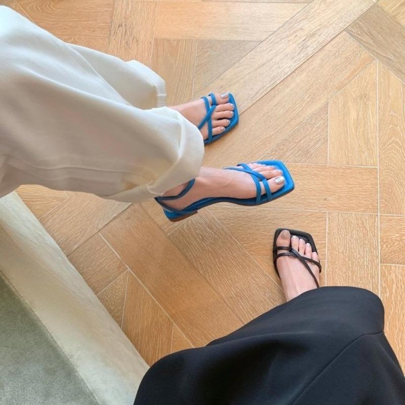 Fashion Women's Flat Sandals 2025 Summer New Fashion Open Toe Narrow Band Ladies Elegant Gladiator Shoes Outdoor Dress Toe Sandals