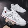 New Fashion Men Leather Casual Shoes Lightweight Breathable Flats Shoes Luxury Men's Outdoor Walking Sneakers 2025 New Men