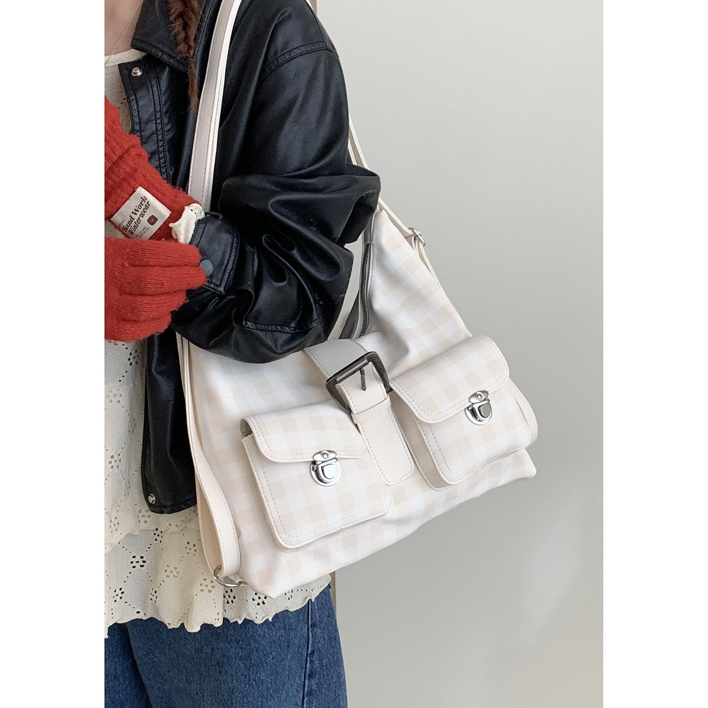 

Autumn casual large capacity underarm bag women s 2025 new plaid tote bag multifunctional shoulder backpack покинуть белый