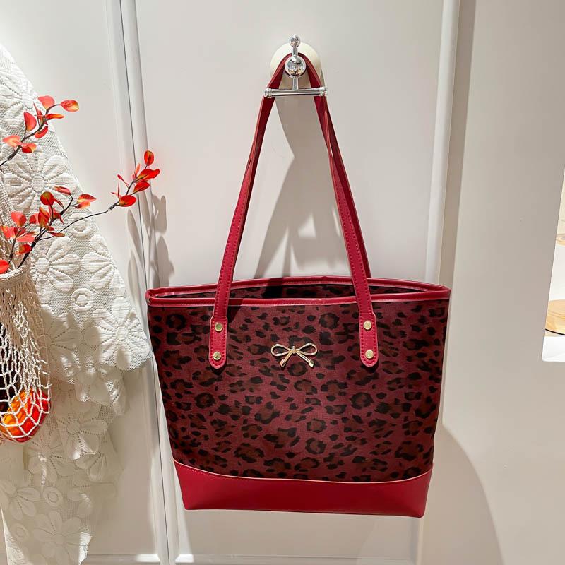 Large Street Style Totes With Pu And Fabric Materials For Casual Office Use And Fashion Accessory
