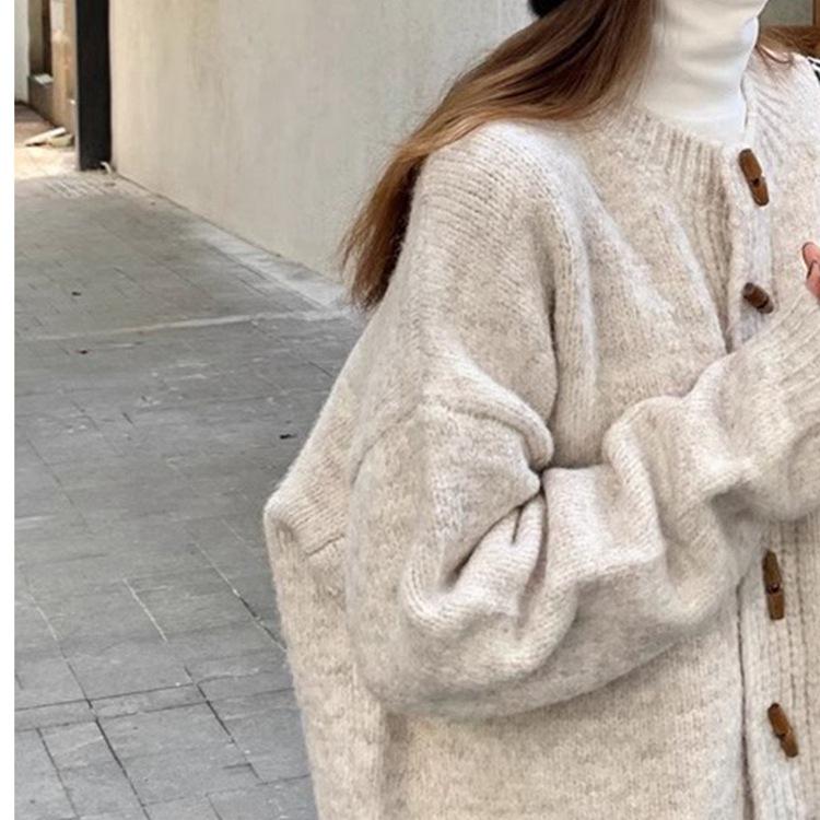 Retro Korean Lazy Style Knitted Cardigan: Autumn/Winter Toggle Button Sweater for Women
