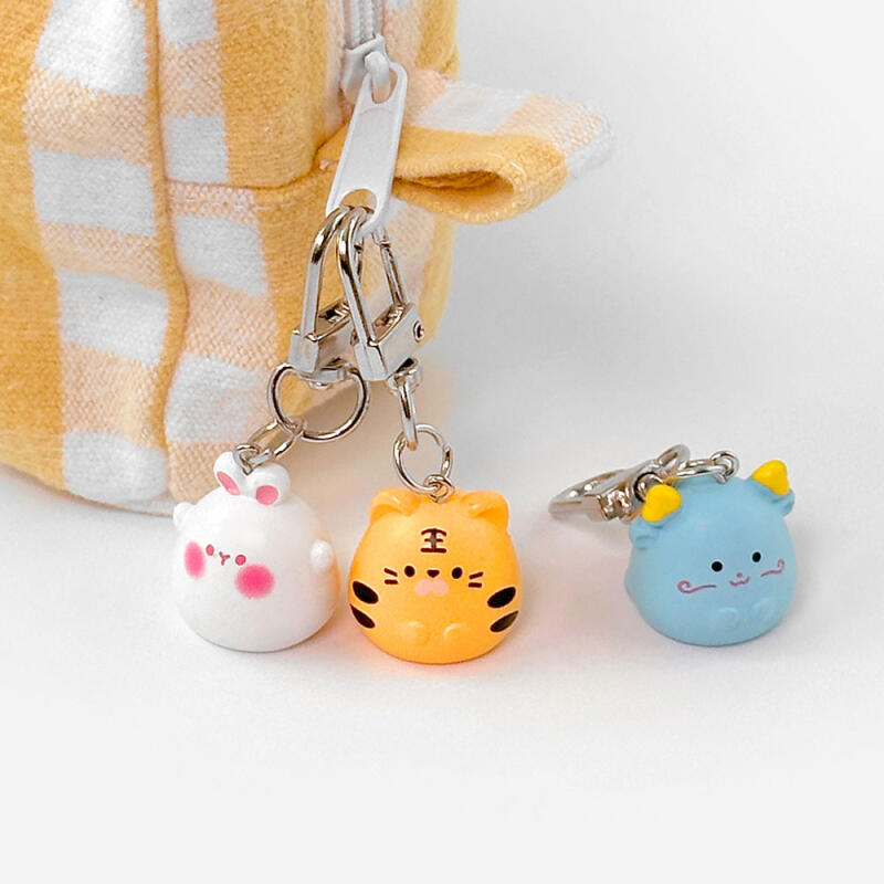 22 Find My Zodiac Animal Random Keychains (1 Box)