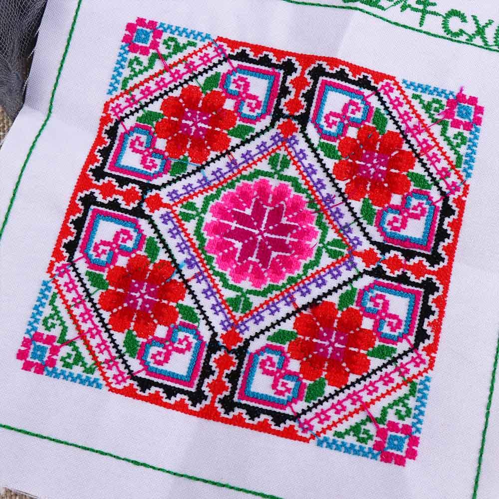 DIY Square Ethnic Style Cloth Patch Flower Pattern Embroidered Fabric Clothing Applique Miao Embroidery Clothing Patch Sewing