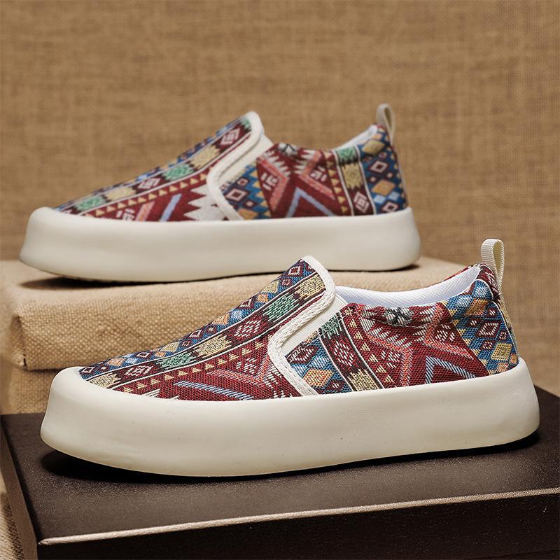 

Canvas men s shoes ****** and autumn breathable casual flat shoes men pedal old ******* cloth shoes driving s**t-soled lazy shoes 44 бордовий