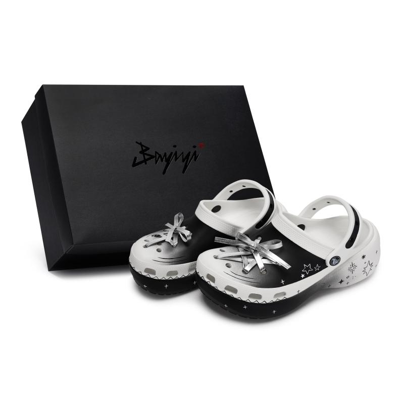 Crocs Classic Platform Clog 811 Hoshino Ginteri gift box graffiti star strap hole shoes women's black and white