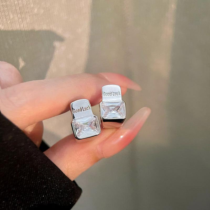 Square Diamond Goodluck Ear Buckle Purple Diamond Lucky Ear Ring Heavy Industry Design Sense High-end