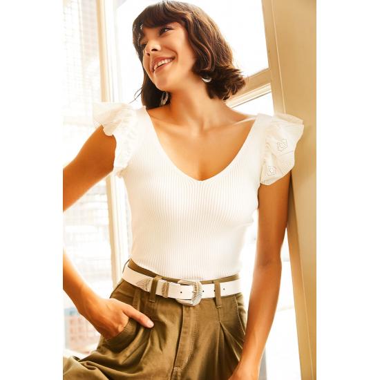 Damen-Strickbluse mit Rüschen vorne und hinten, V-Ausschnitt und Schultern