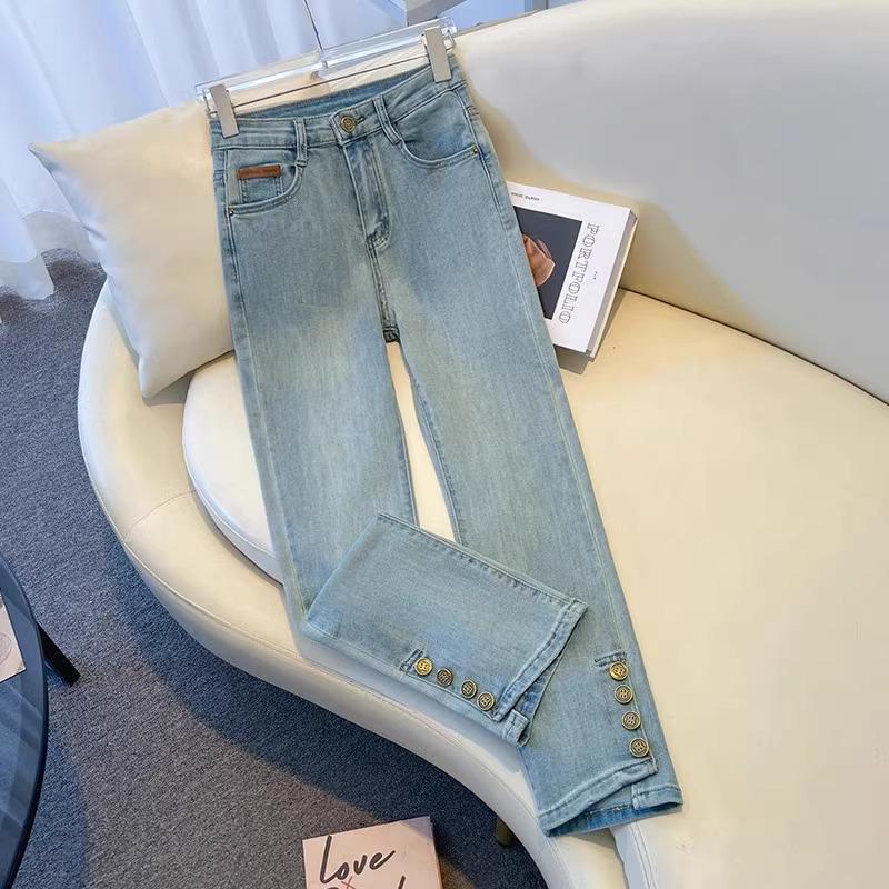 

Женские джинсы с высокой посадкой, прямого кроя слим, светло-голубого цвета - Коллекция Лето 2025 S (85-95 kg) синий