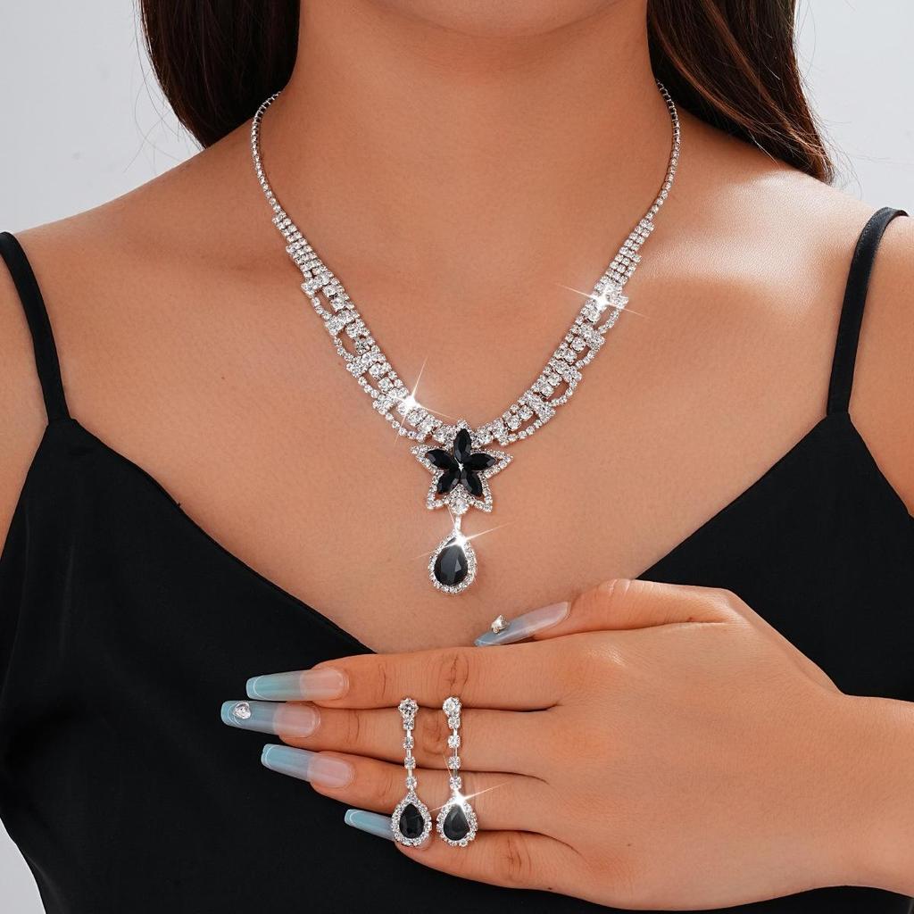 European-American Rhinestone Teardrop Necklace & Earring Set: Korean-Style Bridal Temperament Collarbone Chain Jewelry for Women