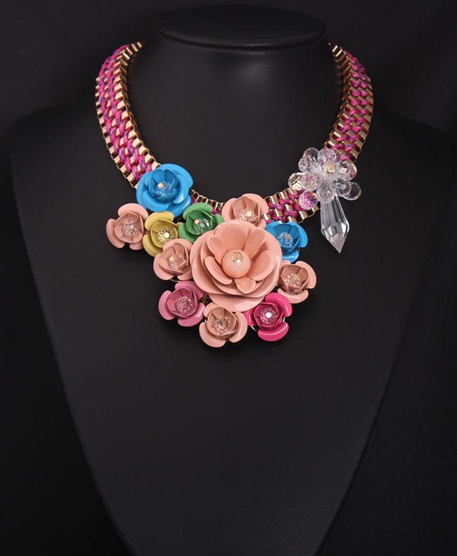 6 Farben Mehrschichtige Blume Gewebte Kurze Schlüsselbeinkette Übertriebene Mode Damenaccessoires