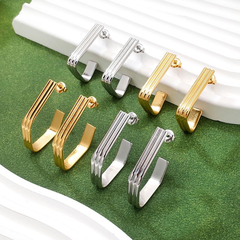 European Geometric Titanium Steel Gold-Plated Earrings: Simple, Versatile, Fashionable Ear Studs