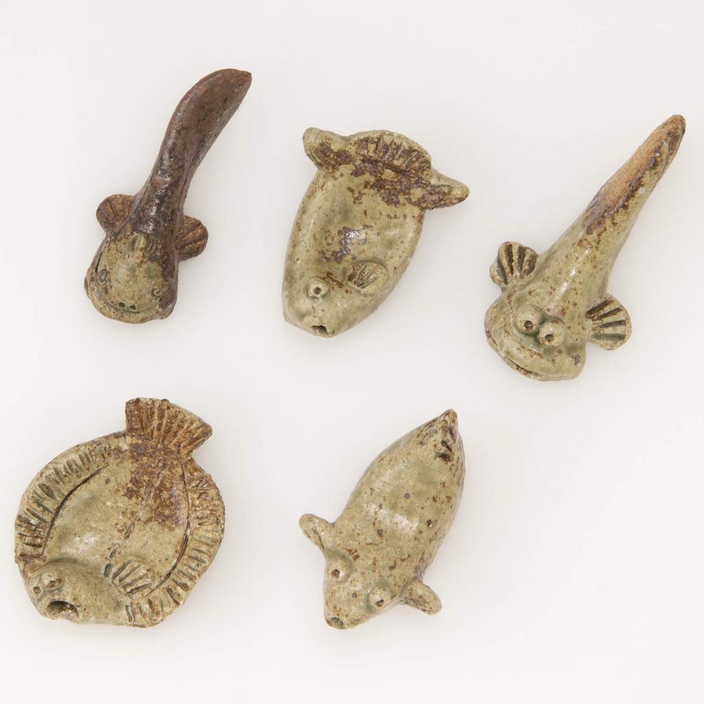 Marui Seito Shigaraki Ware Hechimon Chopstick Rest Set (Set of 5) - Five Types of Fish