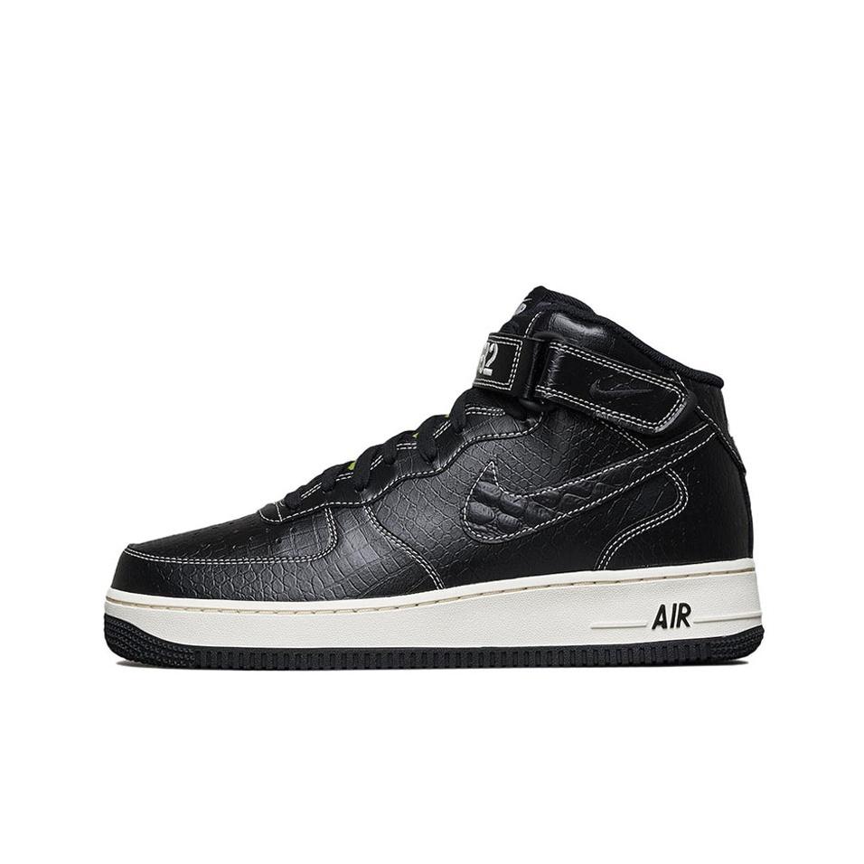 

Unisex Nike Air Force 1 Mid Skate shoes