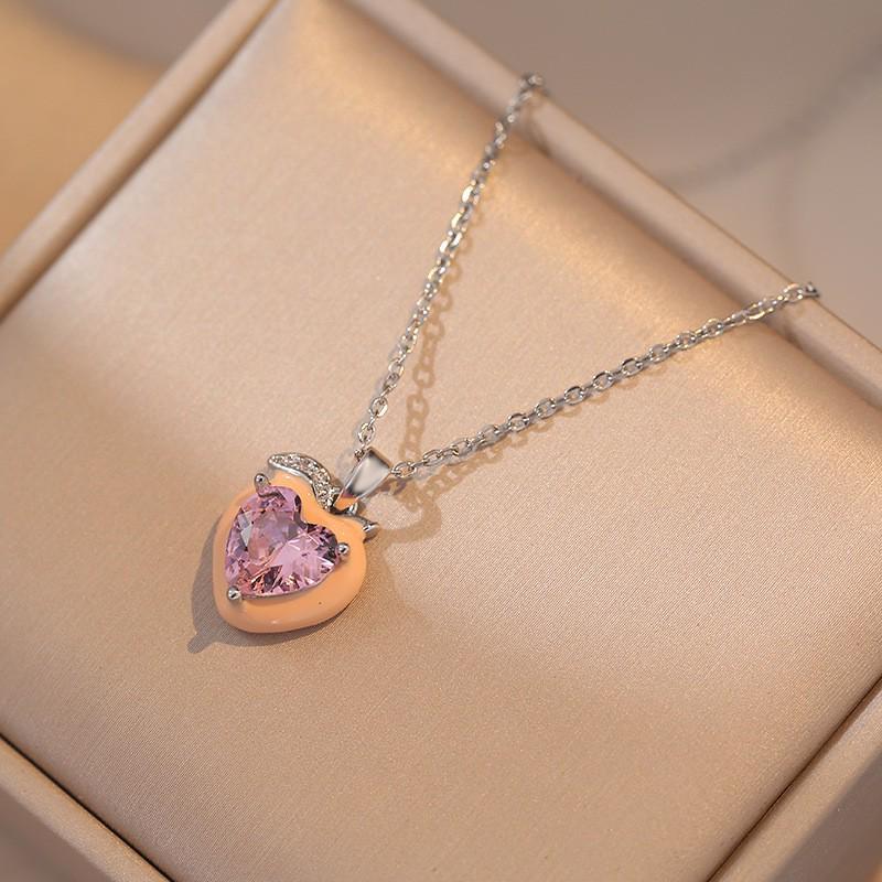 Women's Fashion Heart Pendant Necklace - Elegant, Simple Design, Versatile Clavicle Chain Jewelry