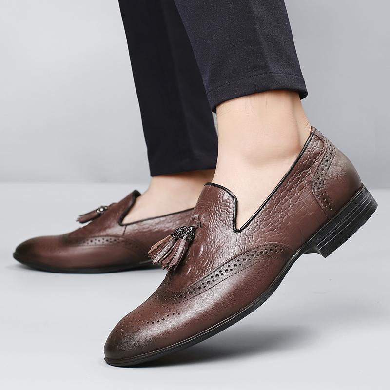 Fashion British Style Men's Luxury Brand Comfortable Business Fringe Leather Shoes Spring New Item Crocodile Leather Carved Oxford Shoes