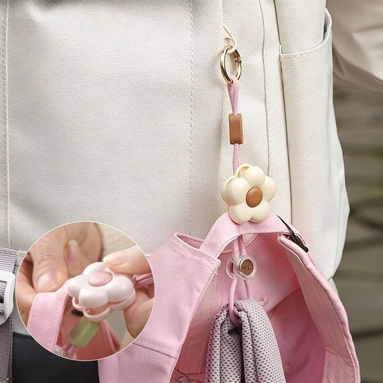

Multifunctional Flower Hat Clip Travel Storage Hat Anti-Loss Clip Backpack Hook Buckle Hat Holder Accessory for Outdoor Use one size бежевый