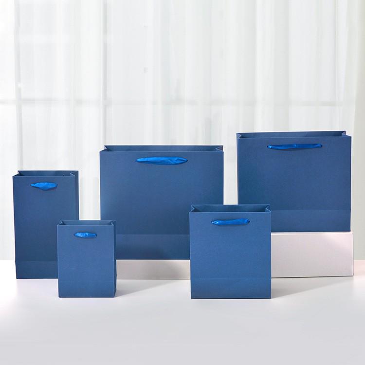 

In-Stock Souvenir Ribbon Gift Box - Custom Birthday, Cosmetics, Lipstick & Apparel Packaging.