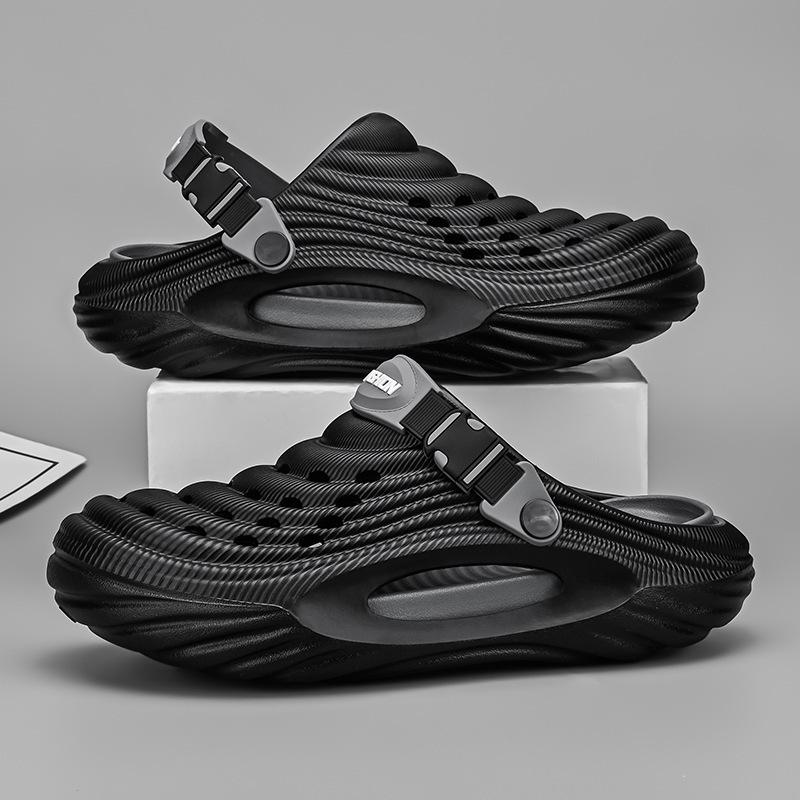 Casual Clogs Mens Sandals 2025 Summer EVA Beach Shoes for Men Fashion Hollow-out Slippers Solid Color Garden Shoes Closed-toe