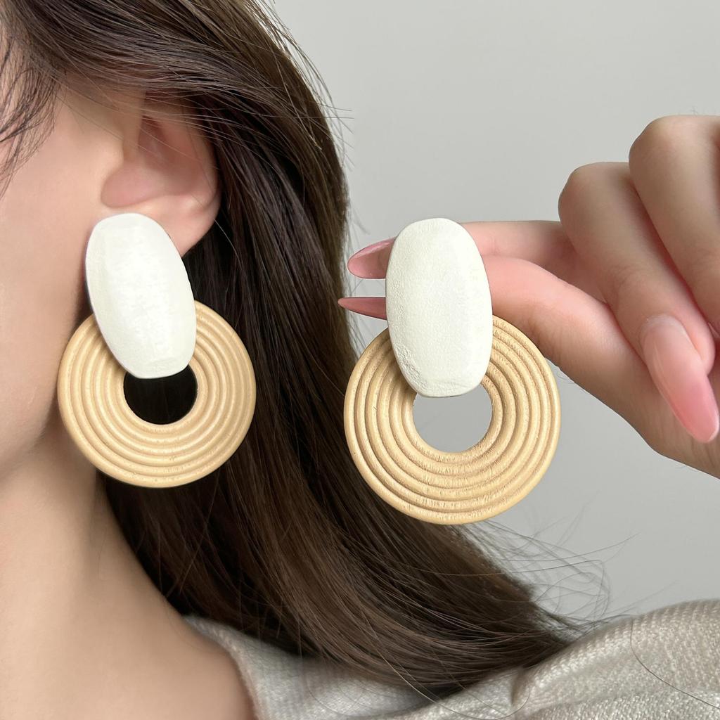 European & American Retro Geometric Spiral Earrings - Simple Yet Bold Fashion Statement