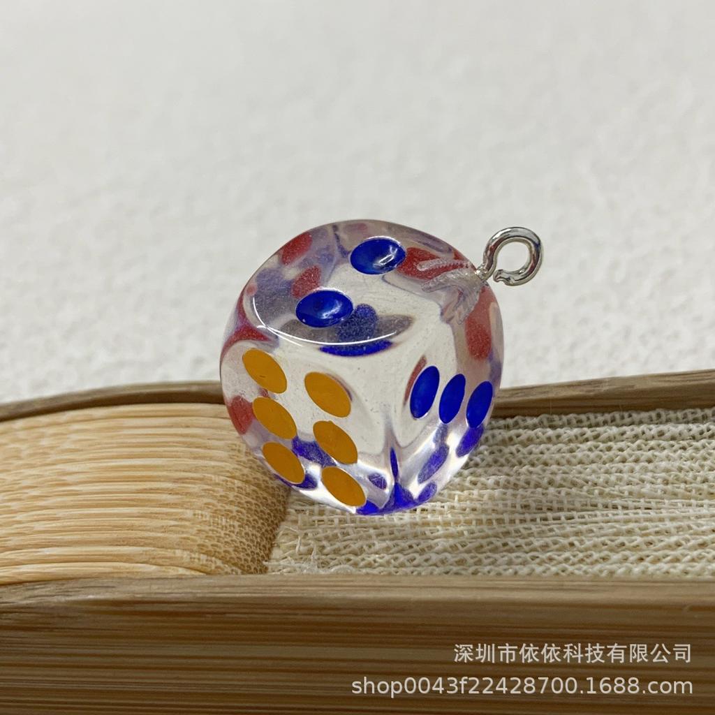 14mm Farbe Transparent Dreidimensional Sieb Würfel Farbe Ohrringe Schlüsselanhänger Anhänger DIY Schmuck Zubehör für den grenzüberschreitenden Handel