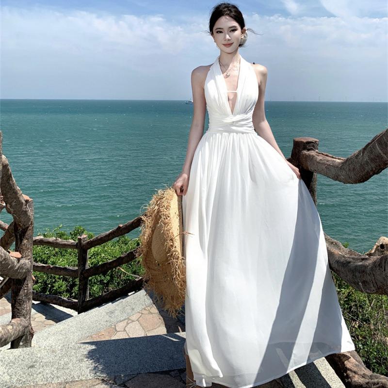 French High-end Collar Neck Halter Dress for Women's Summer New Waist and Thin Temperament Elegant Long Skirt