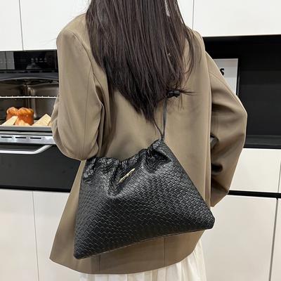 Summer New Woven Bucket Bag Clutch Bag Fashionable Drawstring Bag Large Capacity Shoulder Messenger Bag