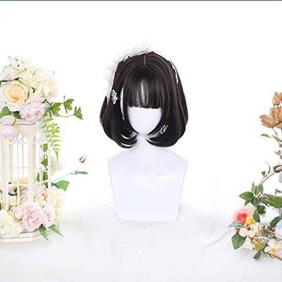 Bybrana Kurzes Damenhaar mit Pony, innere Schnalle, dreifarbiges Kunsthaar, süß und natürlich