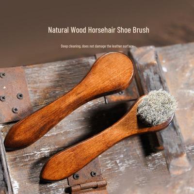 At Kıllı Deri Ayakkabı Fırçası - Masif Ahşap Sap, Deriye Karşı Nazik, Elleri Temiz Tutar. Temizlik ve Toz Alma İçin İdeal.