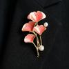 Brooch Pin Enamel Finish Imitation Pearls Ginkgo Leaf Design Zinc Alloy Pin with Gold-Plated Edges Suits Coats Sweaters Badge