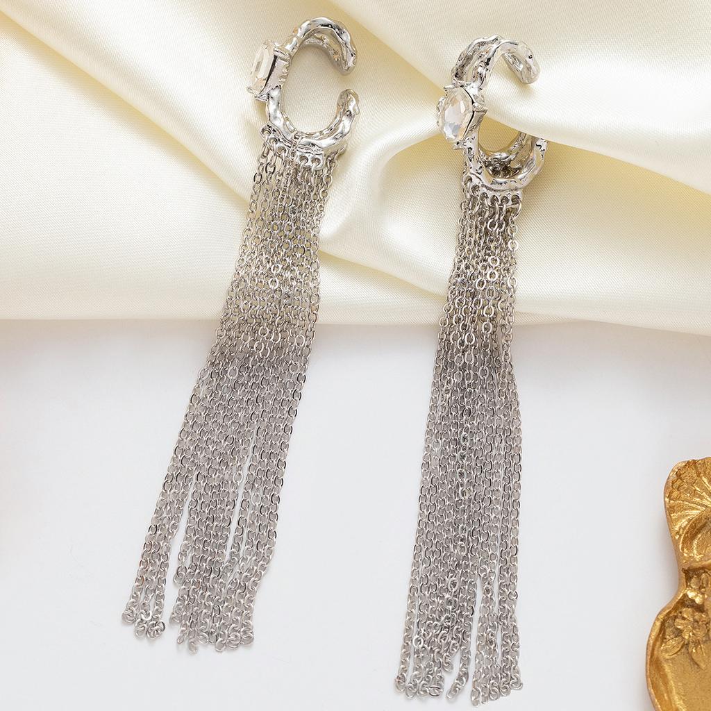 Clip per Orecchie Irregolari Advanced Sense, Semplici Clip Osso Orecchio Frangiate a Catena Lusso Leggero Orecchini Temperamento Incastonati di Diamanti Donna