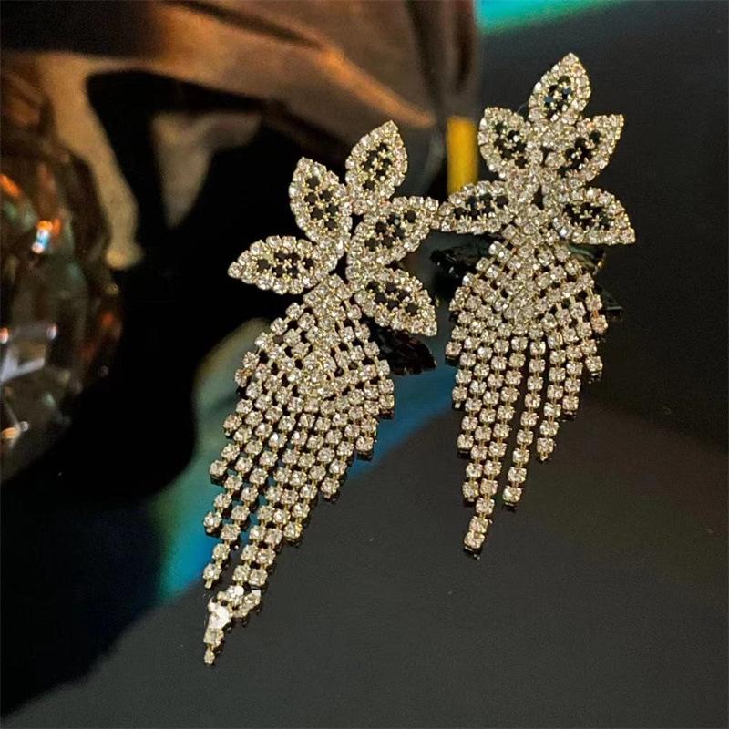 S925 Silver Needle Rhinestone Tassel Earrings - Exquisite Long Claw Chain with Colored Diamonds, European & American Style