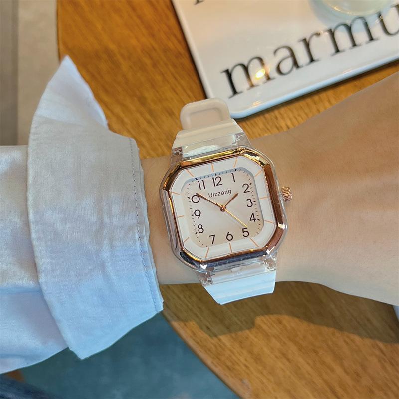 Nová módní personalizovaná jednoduchá sada hodinek Dámské hodinky Butterfly Digital Belt Fashion Watch