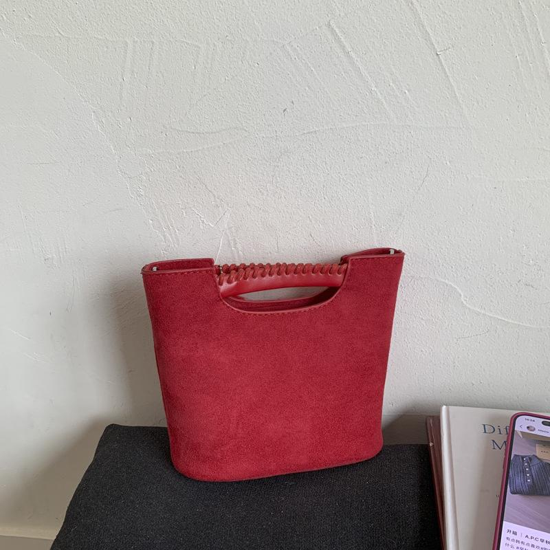 Niche Bag Women's Fashion Retro High-end Shoulder Bag Commuting Versatile Messenger Bucket Bag