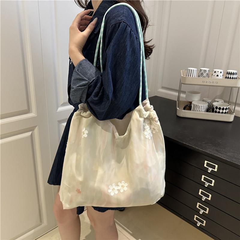 Elegant Flower Handbag Shoulder Bag High Capacity  Delicate Bag Versatile Trend Women Commuter Armpit Bag Fresh Style