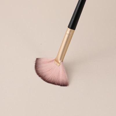 Pennello per Trucco a Ventaglio a Manico Lungo Doppio Uso – Setole Morbide per sfumare e fissare delicatamente
