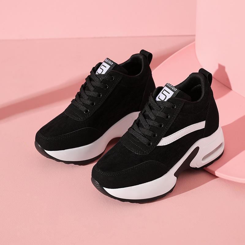 

Внутреннее увеличение высоты, кожаная поверхность, белые туфли, женская спортивная и повседневная обувь с увеличением высоты, размер 42, большой размер, амортизация воздушной подушкой 42