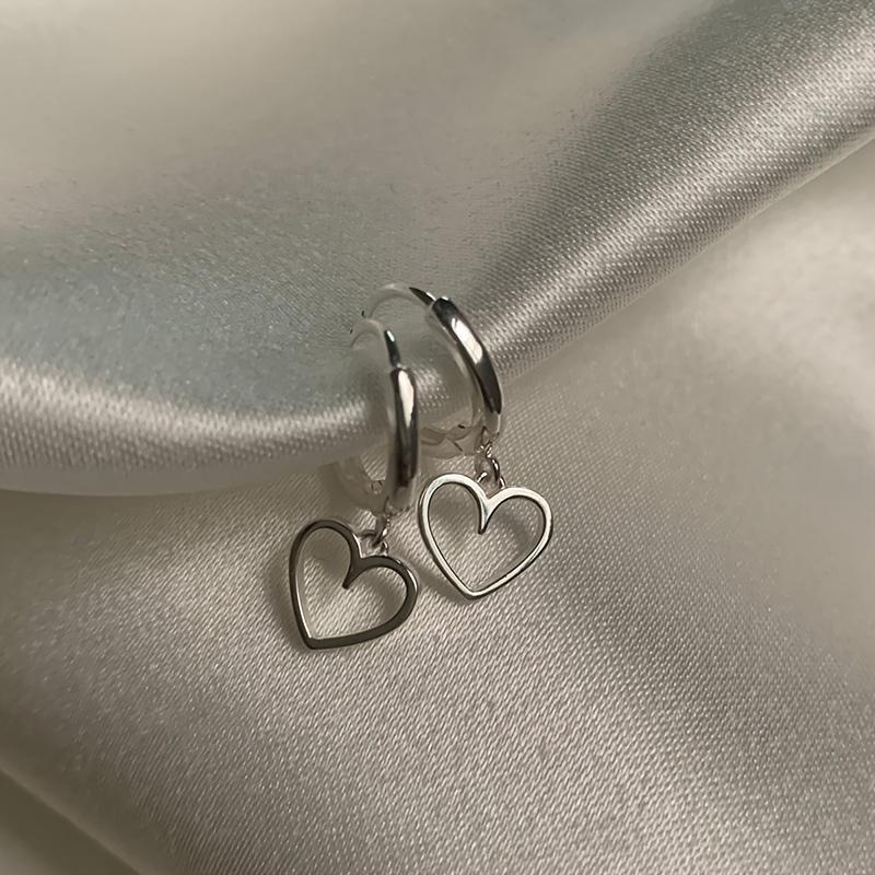 1 Pair of Simple Hollow Heart-shaped Pendant Earrings for Women, Lightweight Daily Accessories, Suitable for Daily Wear and Cute
