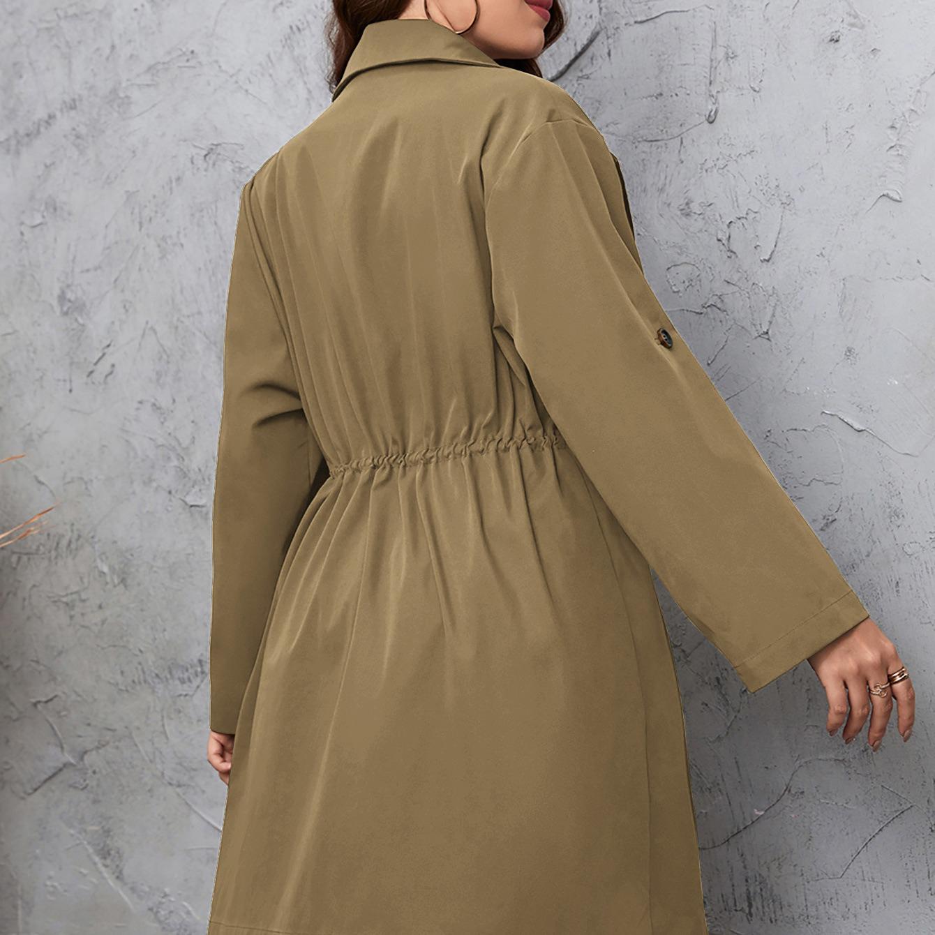 Женская куртка средней длины с воротником на шее — фото 5