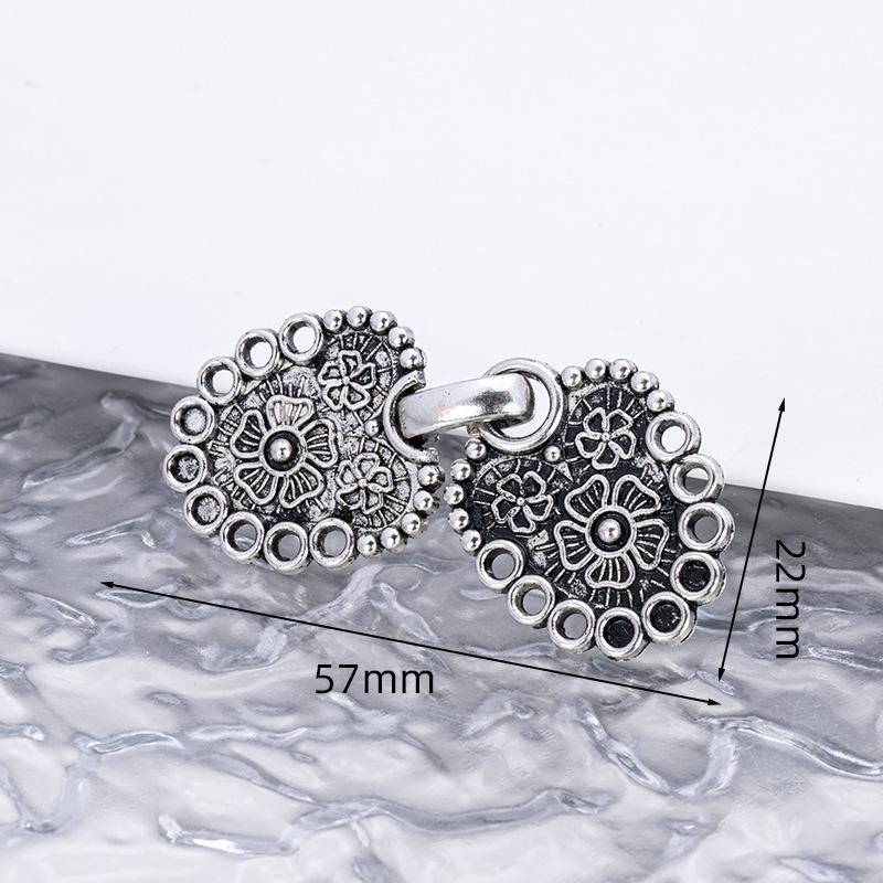 

3-1Pcs Multi-color Bow Rivet Clothes Clips, Metal Decorative Scarf Fastener, Fashion Versatile Neckline Fixed Buckle, Mixed Style Clothing Accessories
