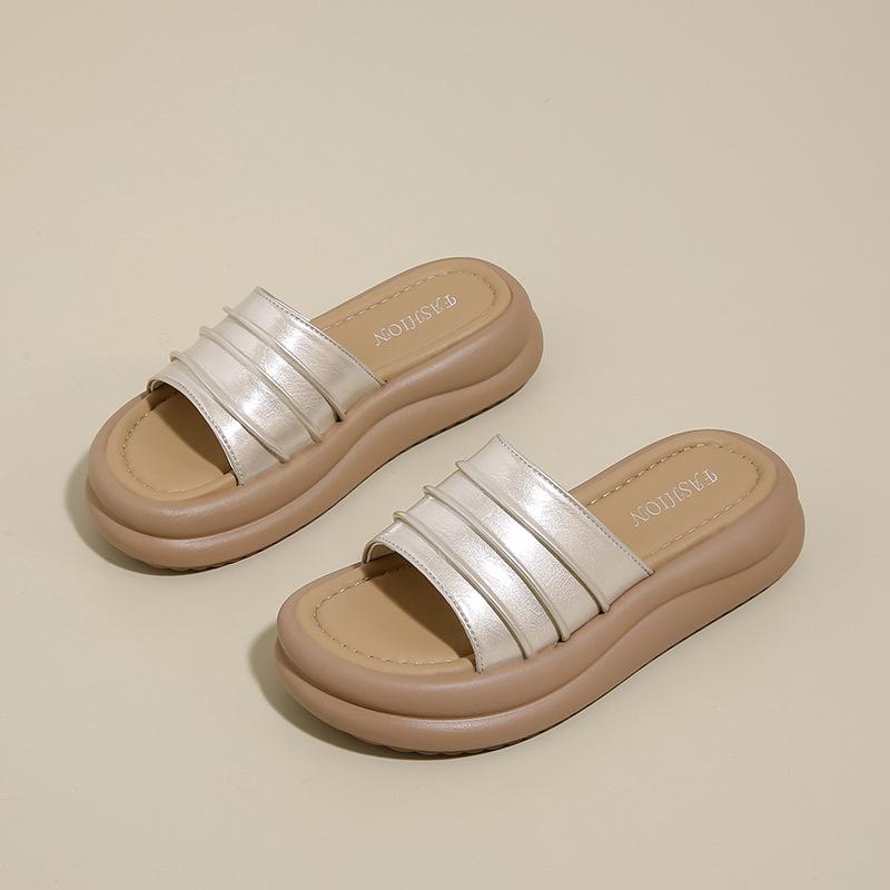 Muffin thick-soled one-word cool slippers outer wear women's shoes 2025 new spring and summer beach casual versatile cool slippers