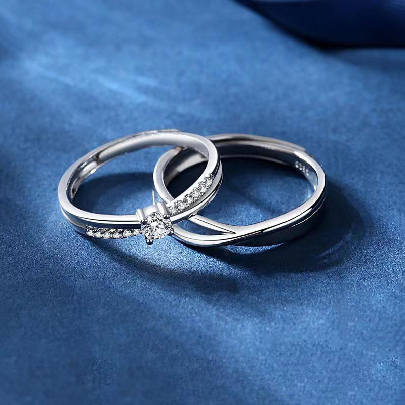 Korean-Style Möbius Couple Rings: Unique Intertwined Design for Men & Women.