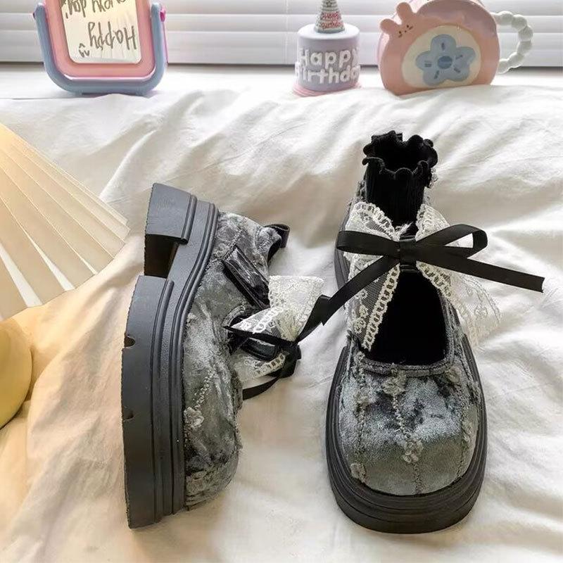 Neue chinesische flache Einzelschuhe Damen neue kleine dicksohlige kleine Lederschuhe großer Kopf Schleife Mary Jane Schuhe