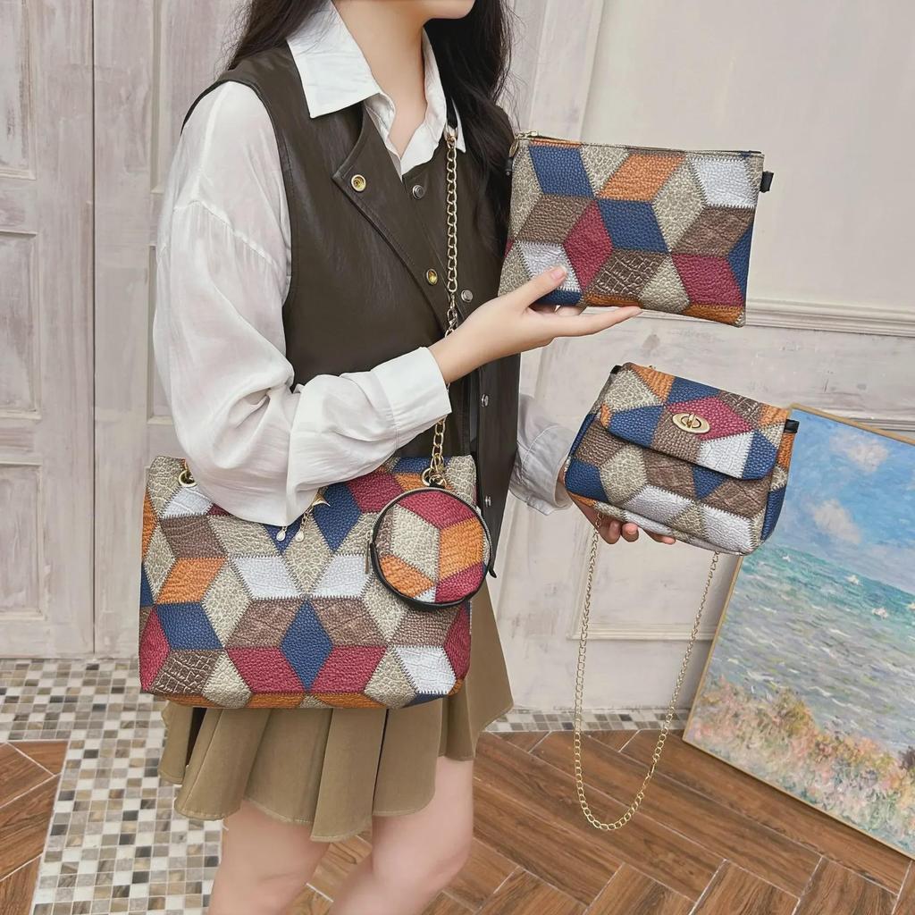 2024 Korean Women's Large Capacity Shoulder Messenger Bag with Flat Pendant Chain