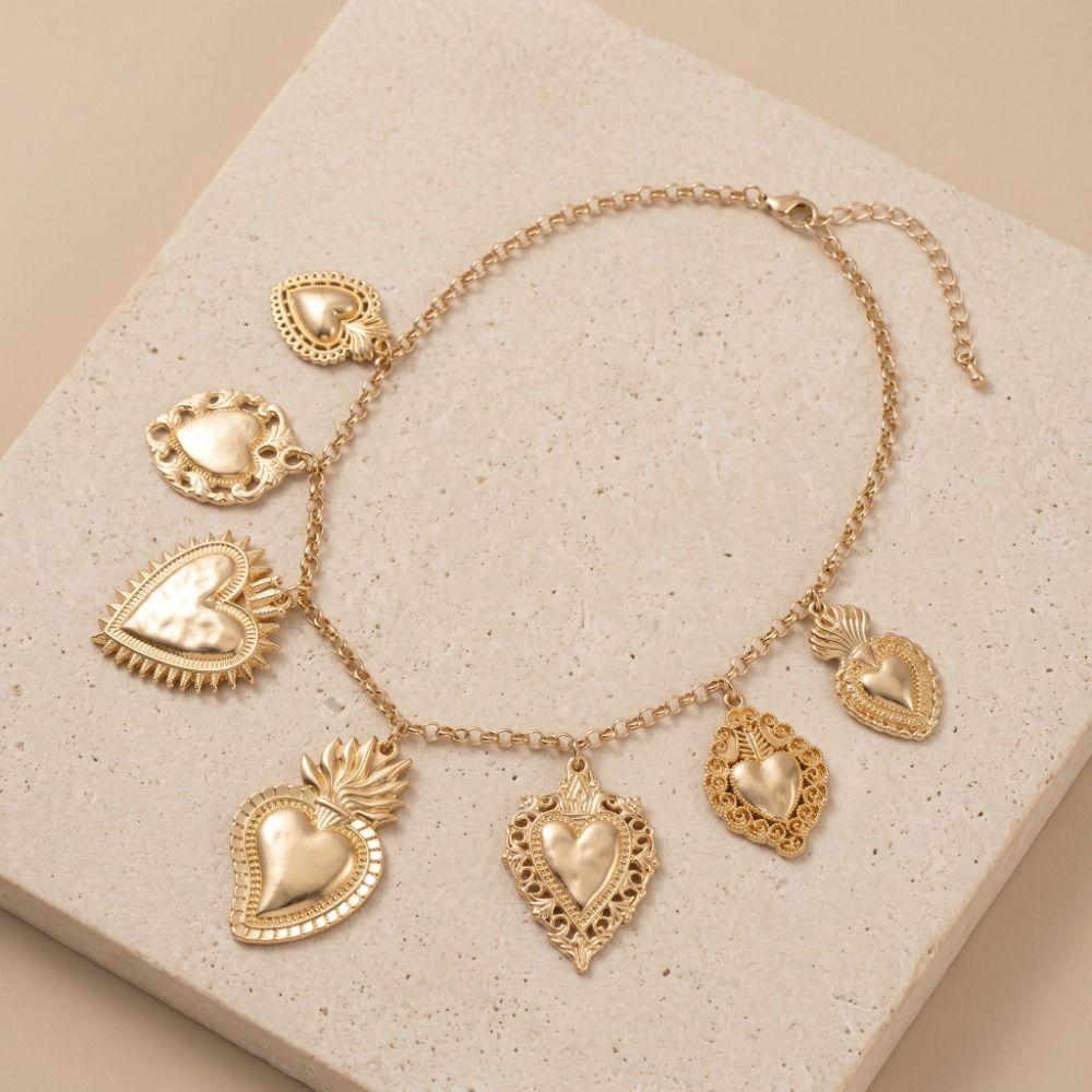 Exaggerated Chain Necklace Vintage Heart Pendant Necklace Women Neck Jewelry  Women's Accessory
