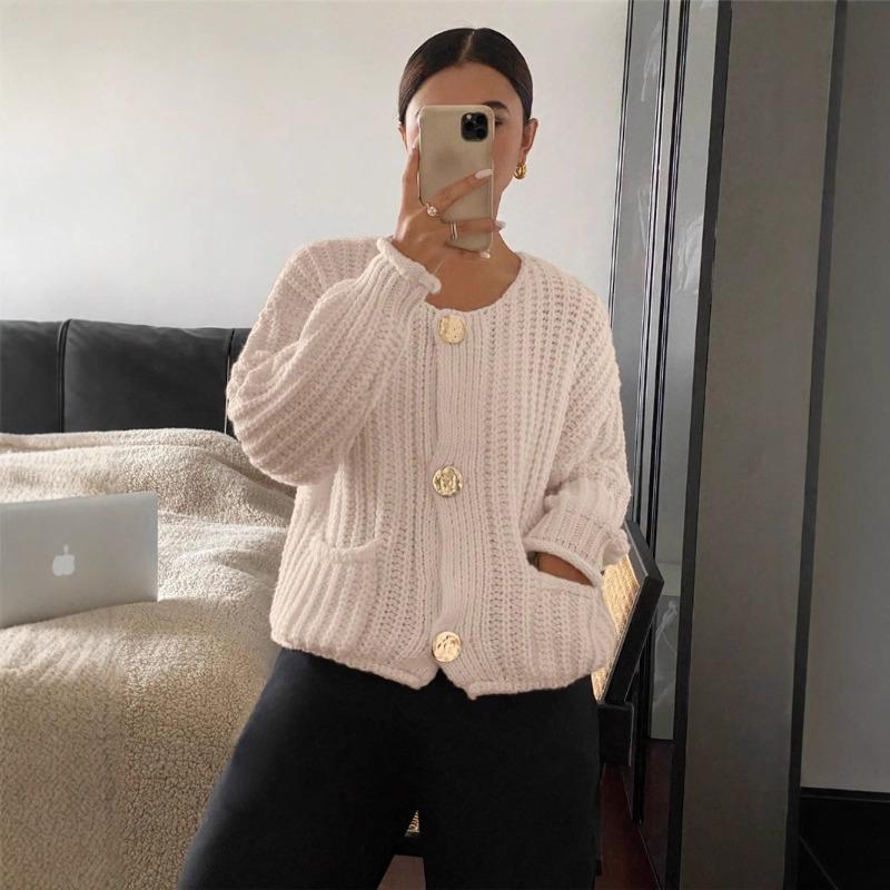 Womens Loose Round Neck Knit Cardigan With Pockets Three Buttons Long Sleeve