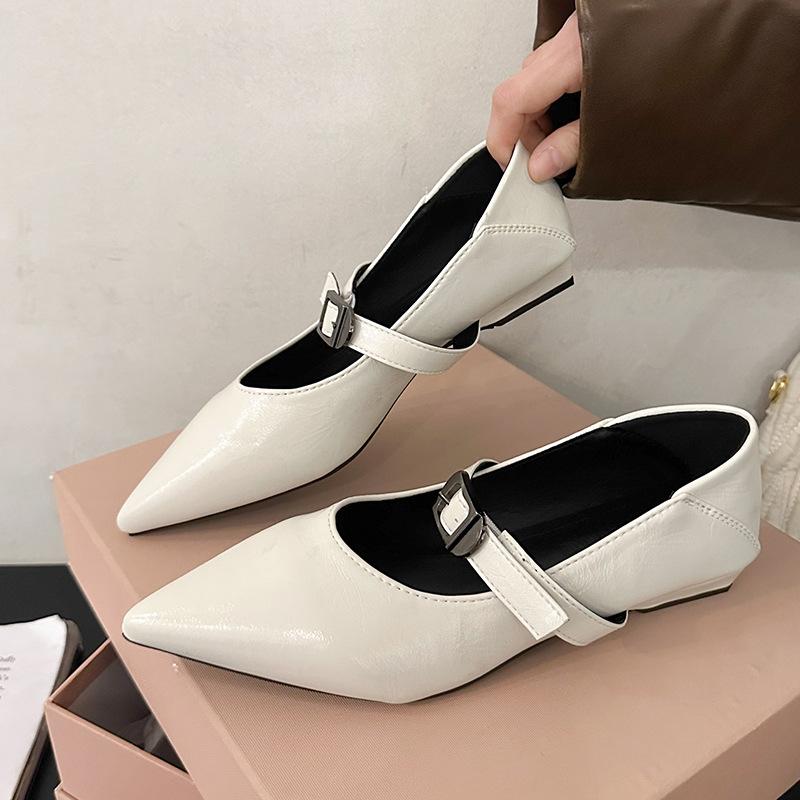 Shallow Autumn Metal Buckle Versatile 2025 Pointed Flat Bottom Women's Shoes Xiaoxiang New Soft Mary Jane Single Shoes Women's Leather