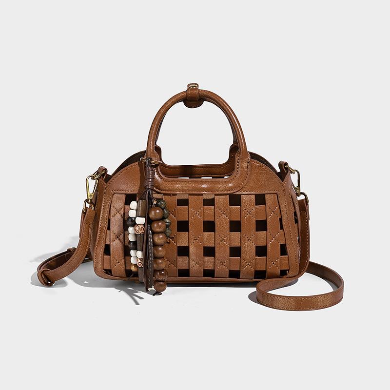 Vintage Woven 2025 Niche Design Bucket Bag Autumn New Style Basket Bag Elegant Versatile Handbag Shoulder Bag